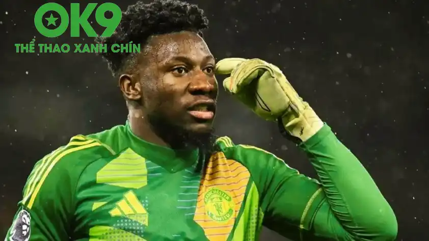 Mặc dù không được thi đấu trận gặp Arsenal, Onana vẫn ở lại MU (Ảnh: GOAL)